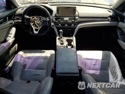Zdjęcie 8 z 13 samochodu: 2018 HONDA ACCORD TOURING VIN:1HGCV1F95JA003810 - miniatura