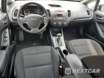 Zdjęcie 8 z 12 samochodu: 2016 KIA FORTE LX VIN:KNAFK4A61G5496547 - miniatura