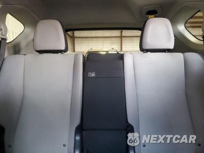 Zdjęcie 10 z 15 samochodu: 2016 TOYOTA RAV4 HV XLE VIN:JTMRJREV8GD020058 - miniatura
