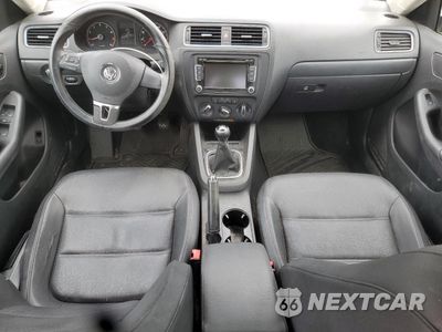 Zdjęcie 8 z 12 samochodu: 2011 VOLKSWAGEN JETTA SE VIN:3VWBX7AJ6BM398039 - miniatura