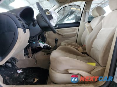 Zdjęcie 7 z 13 samochodu: 2000 VOLKSWAGEN JETTA GLS VIN:3VWSA29M7YM101890 - miniatura