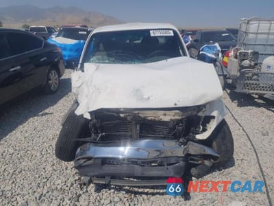 Piąte zdjęcie samochodu w środku: 1999 TOYOTA TACOMA BASE VIN:4TANL42NXXZ481308 - miniatura