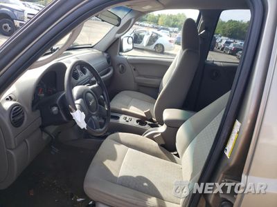 Zdjęcie 7 z 14 samochodu: 2005 JEEP LIBERTY SPORT VIN:1J4GL48K45W517092 - miniatura