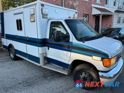 2003 FORD ECONOLINE E450 SUPER DUTY CUTAWAY VAN 1FDXE45F23HB83679 - główne zdjęcie licytacji z USA - miniatura