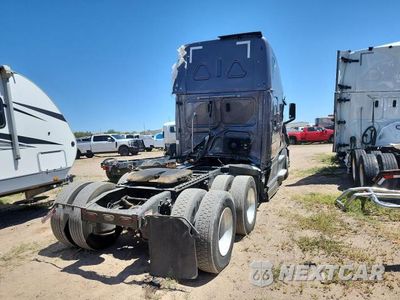 Czwarte zdjęcie samochodu z boku: 2021 FREIGHTLINER CASCADIA 126 SEMI TRUCK VIN:3AKJHHDR4MSMY5619 - miniatura