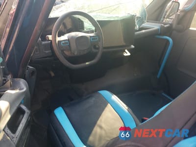 Zdjęcie 8 z 14 samochodu: 2025 RIVIAN EDV 700 VIN:7FCEHEB23SN029762 - miniatura