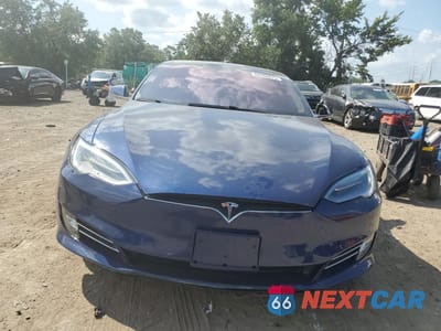 Piąte zdjęcie samochodu w środku: 2018 TESLA MODEL S VIN:5YJSA1E27JF296885 - miniatura