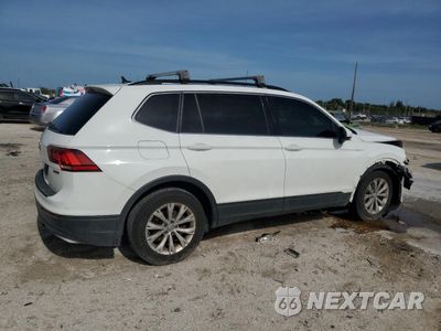 Trzecie zdjęcie samochodu z tyłu: 2019 VOLKSWAGEN TIGUAN SE VIN:3VV2B7AX0KM079680 - miniatura