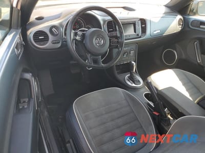 Zdjęcie 8 z 14 samochodu: 2016 VOLKSWAGEN BEETLE S/SE VIN:3VW517AT6GM811780 - miniatura