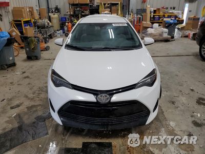 Piąte zdjęcie samochodu w środku: 2018 TOYOTA COROLLA L VIN:2T1BURHE5JC044701 - miniatura