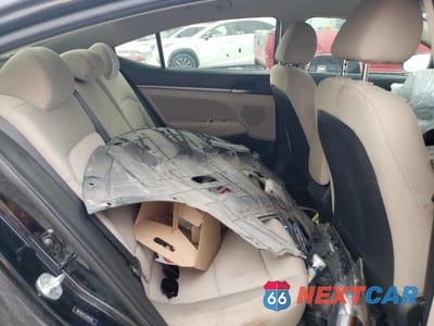 Zdjęcie 10 z 12 samochodu: 2018 HYUNDAI ELANTRA SEL VIN:5NPD84LF5JH281105 - miniatura