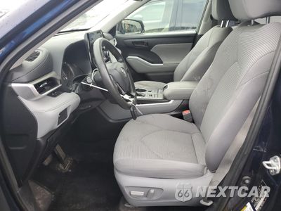 Zdjęcie 7 z 14 samochodu: 2021 TOYOTA HIGHLANDER L VIN:5TDCZRBH5MS532163 - miniatura