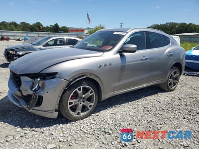 2017 MASERATI LEVANTE LUXURY ZN661XUL5HX238657 - główne zdjęcie licytacji z USA - miniatura