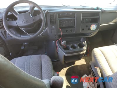 Zdjęcie 8 z 8 samochodu: 2003 CHEVROLET EXPRESS G1500 VIN:1GNFG15T431166221 - miniatura