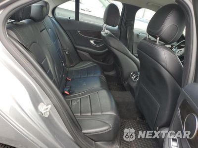 Zdjęcie 10 z 12 samochodu: 2015 MERCEDES-BENZ C 300 4MATIC VIN:55SWF4KB5FU082475 - miniatura