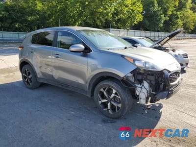 Czwarte zdjęcie samochodu z boku: 2020 KIA SPORTAGE LX VIN:KNDPMCAC6L7666482 - miniatura