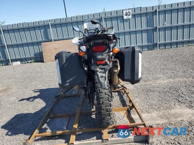 Czwarte zdjęcie samochodu z boku: 2017 HONDA CRF1000 VIN:JH2SD04E8HK000046 - miniatura