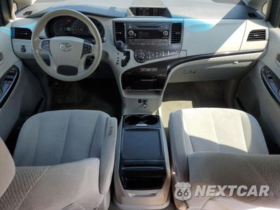 Zdjęcie 8 z 14 samochodu: 2013 TOYOTA SIENNA LE VIN:5TDKK3DC1DS308435 - miniatura