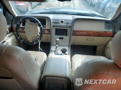 Zdjęcie 8 z 15 samochodu: 2004 LINCOLN NAVIGATOR VIN:5LMFU28R14LJ39306 - miniatura
