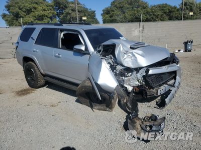 Czwarte zdjęcie samochodu z boku: 2024 TOYOTA 4RUNNER SR5 PREMIUM VIN:JTERU5JRXR6225084 - miniatura