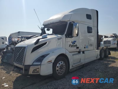 Drugie zdjęcie samochodu z przodu: 2024 VOLVO VN VNL VIN:4V4NC9EJ2RN632134 - miniatura