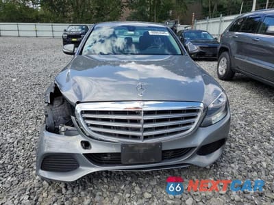 Piąte zdjęcie samochodu w środku: 2015 MERCEDES-BENZ C 300 4MATIC VIN:55SWF4KB5FU082475 - miniatura