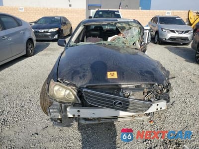 Piąte zdjęcie samochodu w środku: 2001 LEXUS IS 300 VIN:JTHBD182X10021673 - miniatura