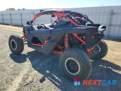 Trzecie zdjęcie samochodu z tyłu: 2017 CAN-AM MAVERICK X3 X RS TURBO R VIN:3JBVXAW23HK001506 - miniatura