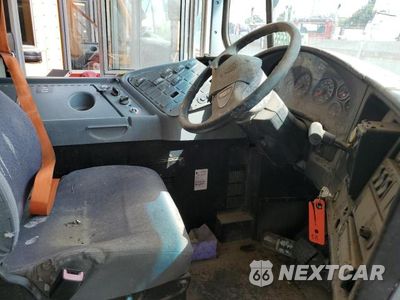 Piąte zdjęcie samochodu w środku: 2013 IC CORPORATION CE SERIES SCHOOL - TRANSIT VEH VIN:4DRBUSKN4DB301118 - miniatura
