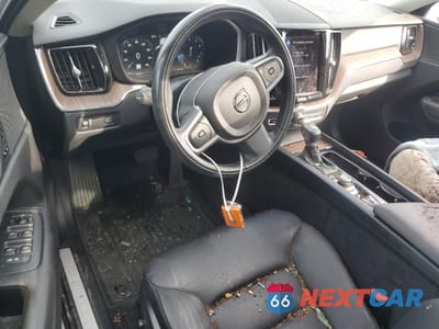 Zdjęcie 8 z 13 samochodu: 2021 VOLVO XC60 T5 MOMENTUM VIN:YV4102RK7M1875643 - miniatura