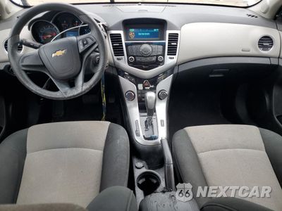 Zdjęcie 8 z 12 samochodu: 2011 CHEVROLET CRUZE LS VIN:1G1PC5SH2B7189226 - miniatura