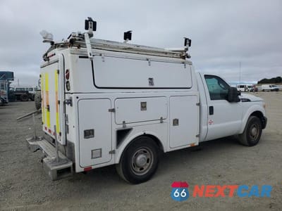 Trzecie zdjęcie samochodu z tyłu: 2013 FORD F-350 SD - UTILITY TRUCK *** PRIOR FLEET *** VIN:1FDRF3A6XDEB92171 - miniatura