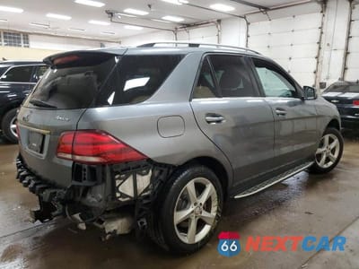 Trzecie zdjęcie samochodu z tyłu: 2017 MERCEDES-BENZ GLE 350 4MATIC VIN:4JGDA5HB5HA885847 - miniatura
