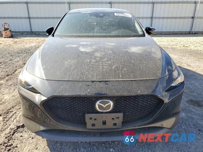 Piąte zdjęcie samochodu w środku: 2020 MAZDA 3 VIN:JM1BPALM4L1172930 - miniatura