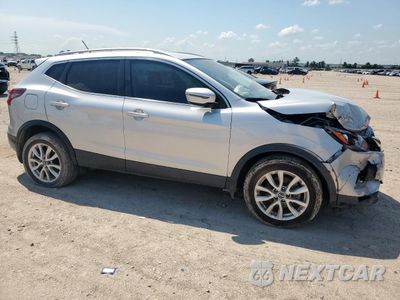 Czwarte zdjęcie samochodu z boku: 2021 NISSAN ROGUE SPORT SV VIN:JN1BJ1BV9MW315244 - miniatura
