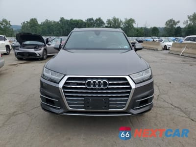 Piąte zdjęcie samochodu w środku: 2019 AUDI Q7 PREMIUM VIN:WA1AAAF7XKD046727 - miniatura