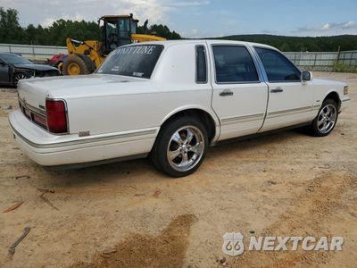 Trzecie zdjęcie samochodu z tyłu: 1996 LINCOLN TOWN CAR SIGNATURE VIN:1LNLM82W8TY720942 - miniatura