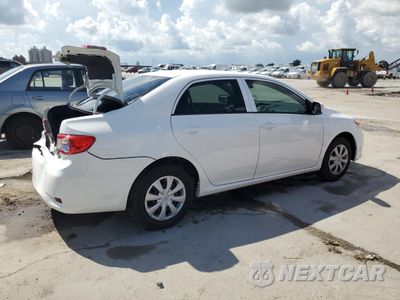 Trzecie zdjęcie samochodu z tyłu: 2013 TOYOTA COROLLA BASE VIN:5YFBU4EE7DP206792 - miniatura