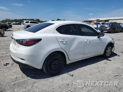 Trzecie zdjęcie samochodu z tyłu: 2020 TOYOTA YARIS L VIN:3MYDLBYV9LY701541 - miniatura