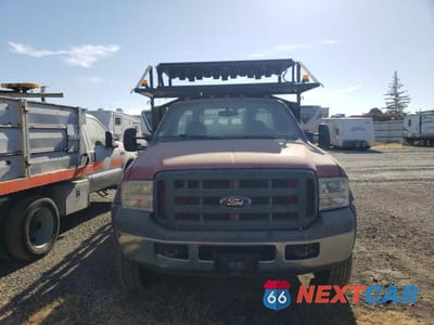Piąte zdjęcie samochodu w środku: 2005 FORD F450 SUPER DUTY VIN:1FDXF46Y45ED35690 - miniatura