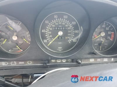 Zdjęcie 9 z 12 samochodu: 1988 MERCEDES-BENZ 560 SL VIN:WDBBA48D4JA084158 - miniatura
