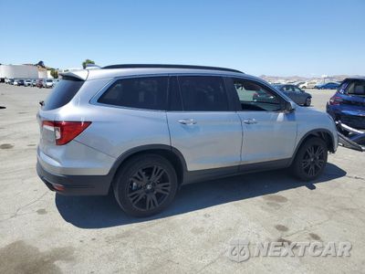 Trzecie zdjęcie samochodu z tyłu: 2021 HONDA PILOT SE VIN:5FNYF5H29MB018654 - miniatura