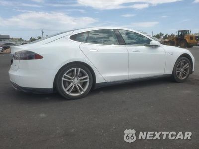 Trzecie zdjęcie samochodu z tyłu: 2014 TESLA MODEL S VIN:5YJSA1H18EFP50408 - miniatura
