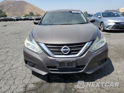 Piąte zdjęcie samochodu w środku: 2016 NISSAN ALTIMA 2.5 VIN:1N4AL3AP5GN330048 - miniatura