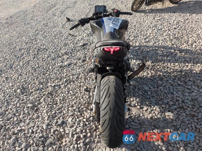Czwarte zdjęcie samochodu z boku: 2021 YAMAHA MT09 D VIN:JYARN72E3MA000578 - miniatura