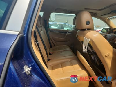 Zdjęcie 11 z 13 samochodu: 2010 PORSCHE CAYENNE VIN:WP1AA2AP1ALA05750 - miniatura
