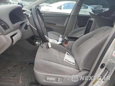 Zdjęcie 7 z 12 samochodu: 2006 TOYOTA CAMRY LE VIN:4T1BE32K26U683956 - miniatura
