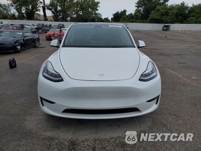 Piąte zdjęcie samochodu w środku: 2023 TESLA MODEL Y VIN:7SAYGAEE1PF596629 - miniatura