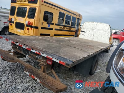 Trzecie zdjęcie samochodu z tyłu: 2011 GMC SAVANA CUTAWAY G3500 VIN:1GD374CG4B1901180 - miniatura