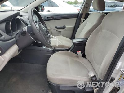 Zdjęcie 7 z 13 samochodu: 2012 KIA FORTE LX VIN:KNAFT4A2XC5559407 - miniatura